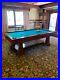 9ft-Brunswick-pool-table-New-green-felt-Includes-cue-rack-and-accessories-01-dhtj