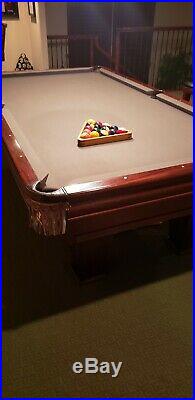 Brunswick Ventura 4x8 pool table in excellent condition