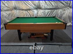 Light Brown Pool table (Billard balls and rack included)
