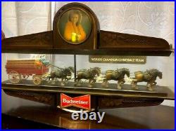 Vintage Budweiser Bar Clock Champion Clydesdale Team with Pool table Light