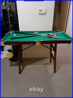Voit pool table 4 foot